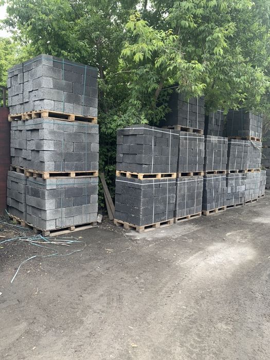 Шлакоблок, бетонит, пескоблок.