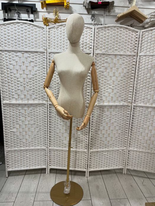 Продам манекен новый 25000