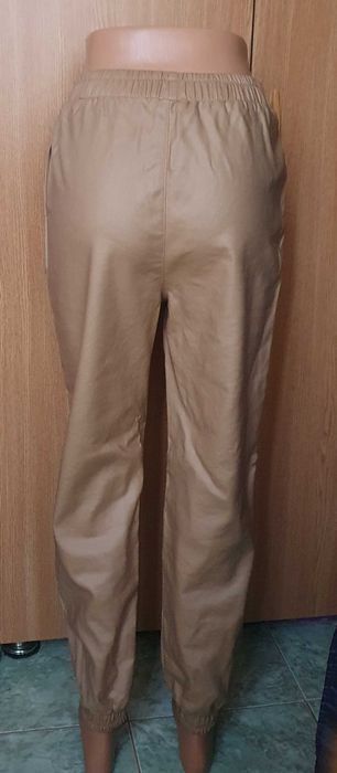 Pantaloni piele comozi