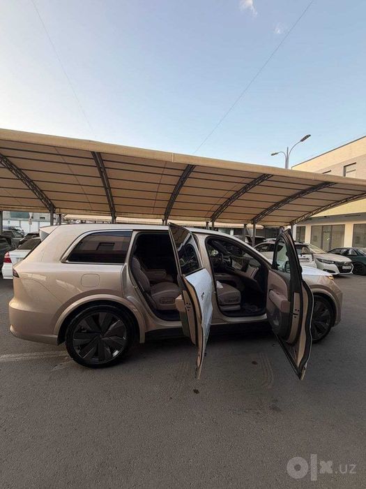 Lixiang L9 Livis 2026 — premium 6 o‘rinli gibrid SUV