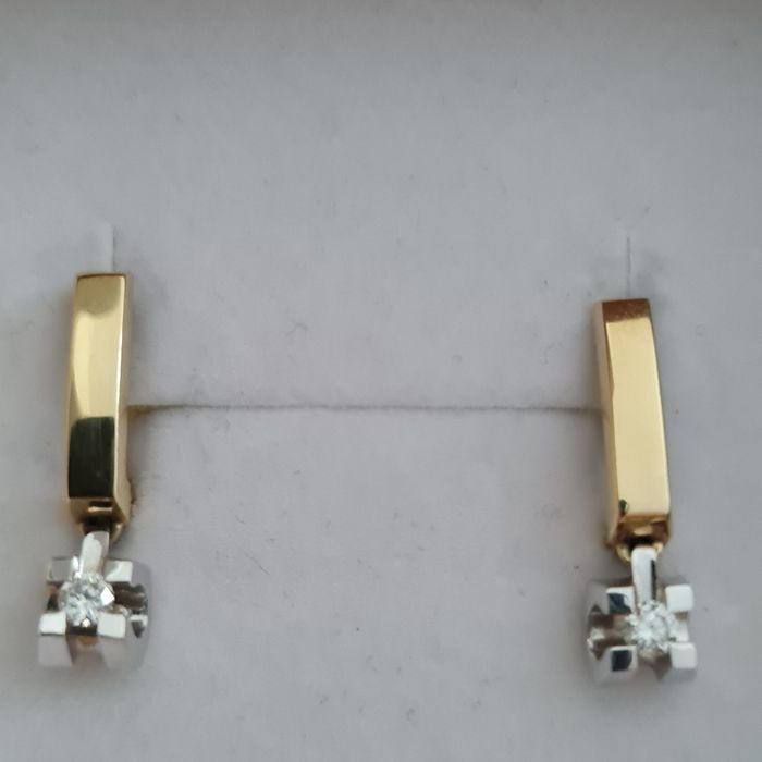 Золотые серьги  с бриллиантами