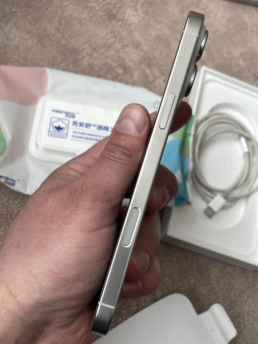 Iphone 16 pro max 256 gb white