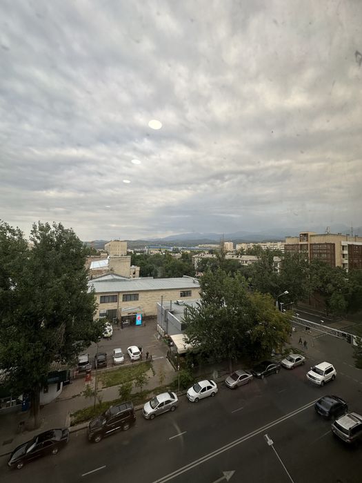 сдается в аренду маникюрный столик