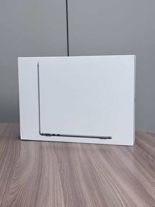 Продается MacBook Air 13 M2 (2022 года)