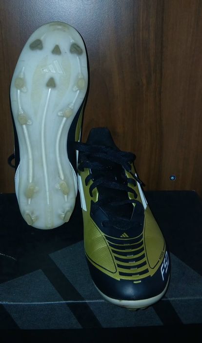 Vând ghete fotbal F50 marimea 36⅔
