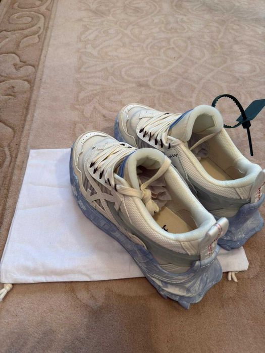 Adidasi Off-White ODSY 1000