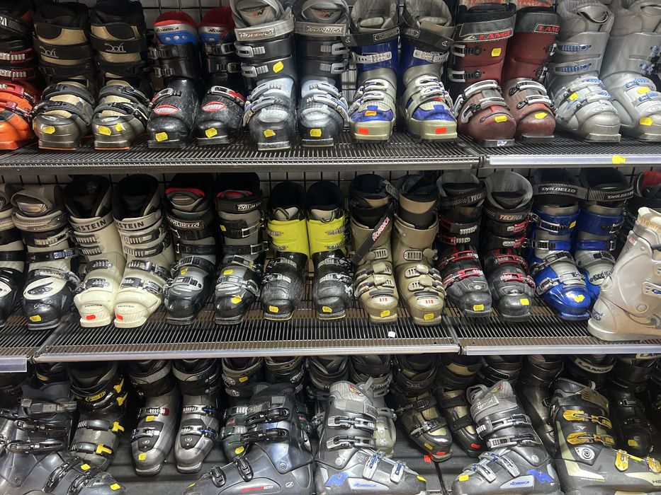 Clapari de schi second hand