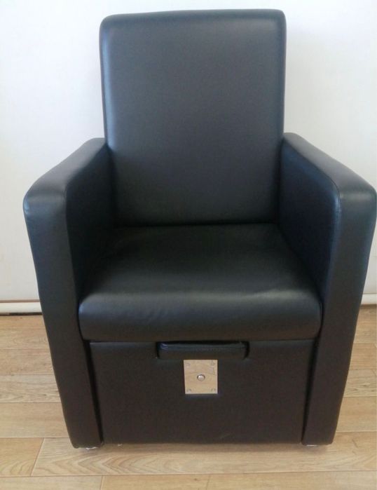 Продам педикюрный кресло