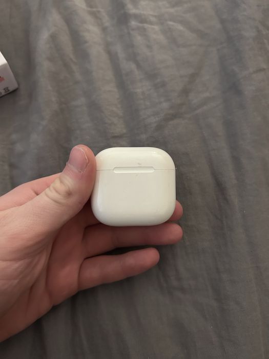 Vand casti airpods 4 ANC