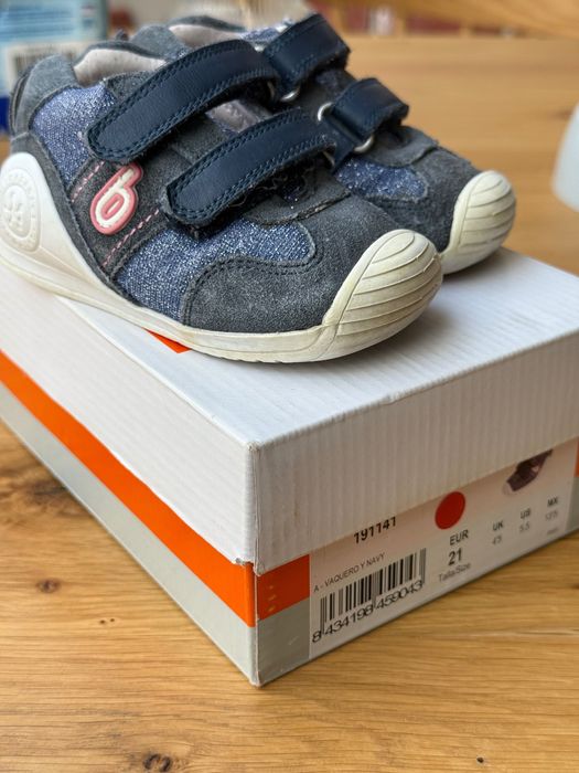 Обувки Biomecanics - 21ви номер