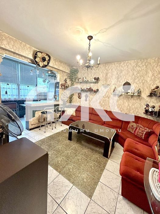 Тристаен обзаведен апартамент в кв. Люлин 6 - на пешеходно разсояние