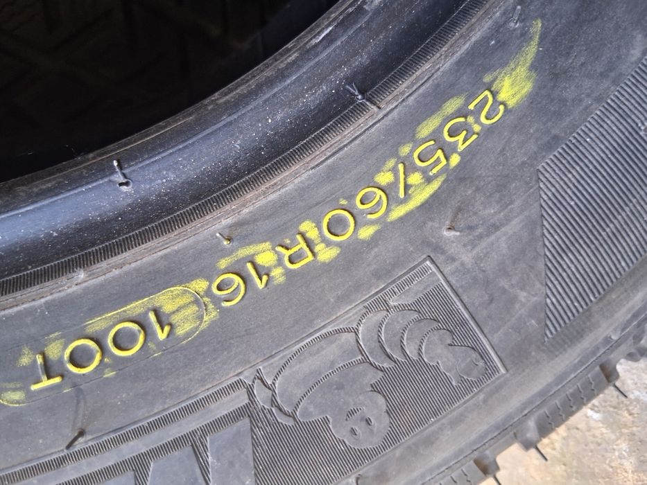 235 60 16 MICHELIN  4броя зимни
