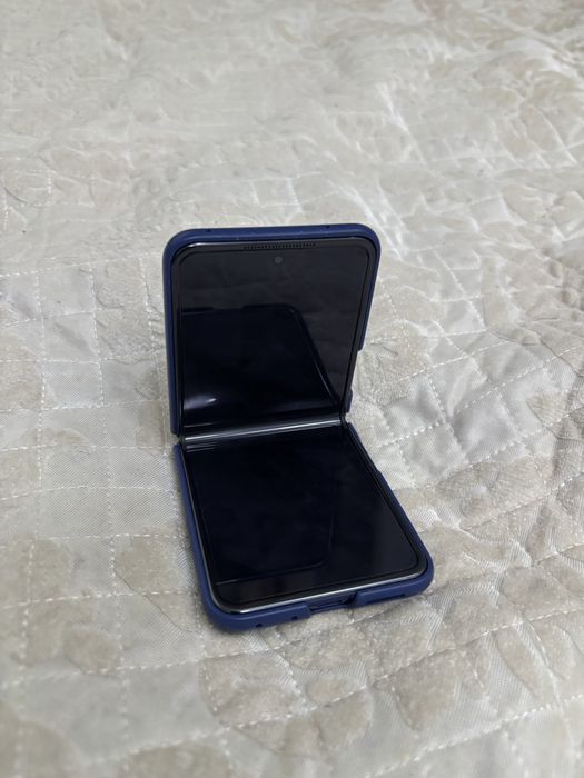 Продам Моторола Razr 60 (раскладушка)