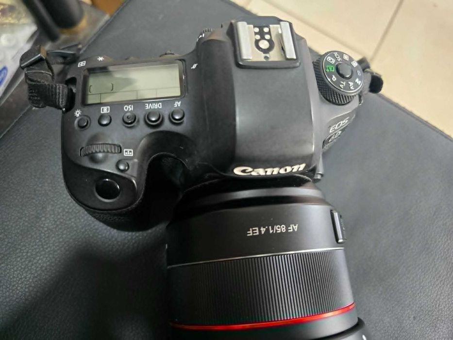 Фотоапарат Canon EOS 6D Mark II + два обектива