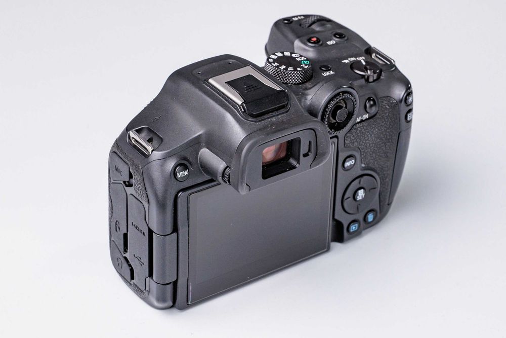 Canon Eos R7 + Metabones SPEED BOOSTER Ultra T 0.71x
