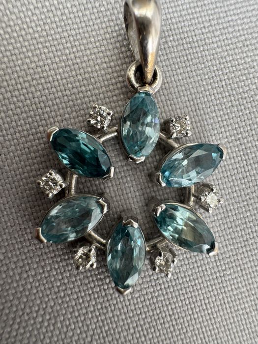 Pandantiv aur diamante acvamarin