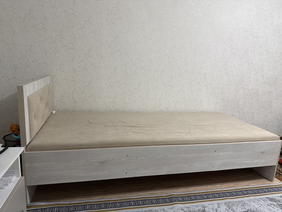 Кровать бір адамдық бу