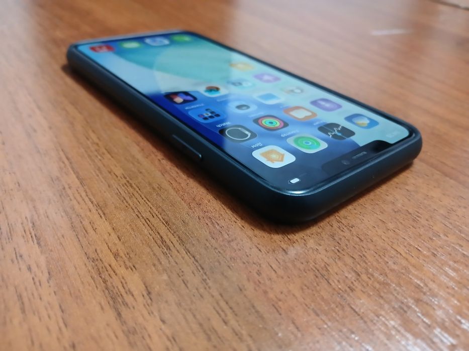 Айфон 11 . В идеале как новый