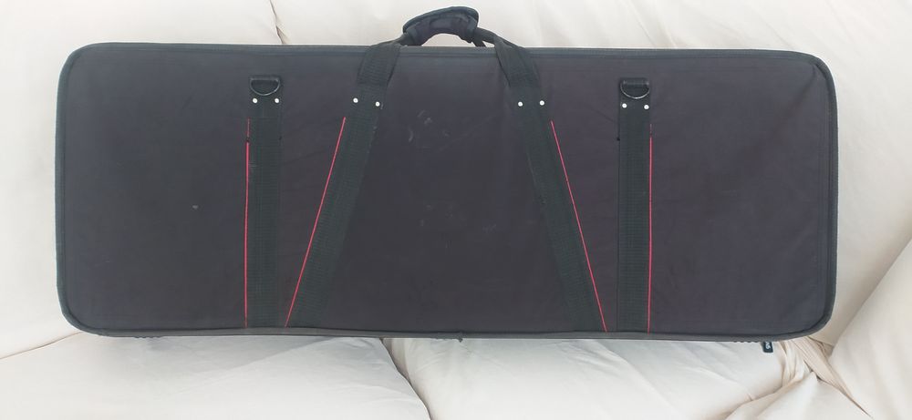 Продаётся футляр для синтезатора Korg pa3