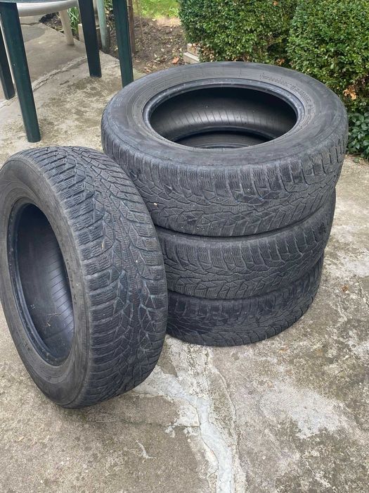 Зимни гуми 215/65r16