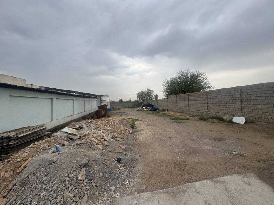 Продается територия под складские помещения