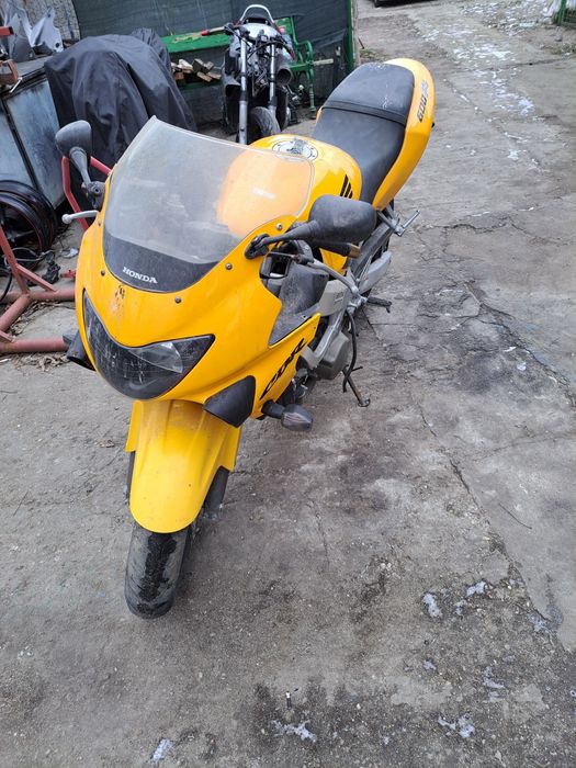 Piese honda cbr f4 model carburatie