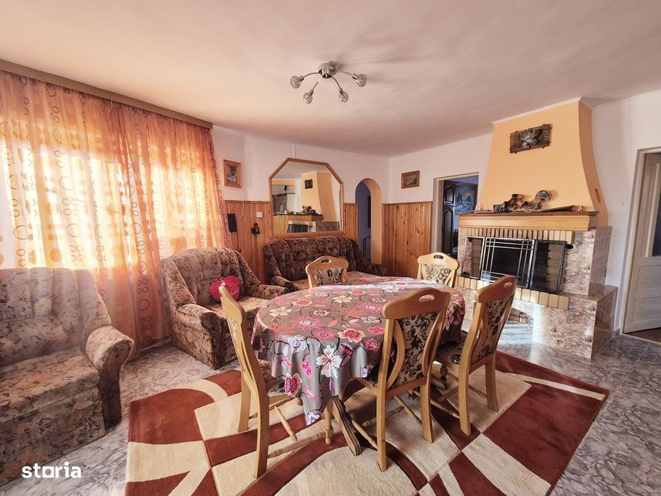 Casă din cărămidă și teren generos, comuna Dobreni