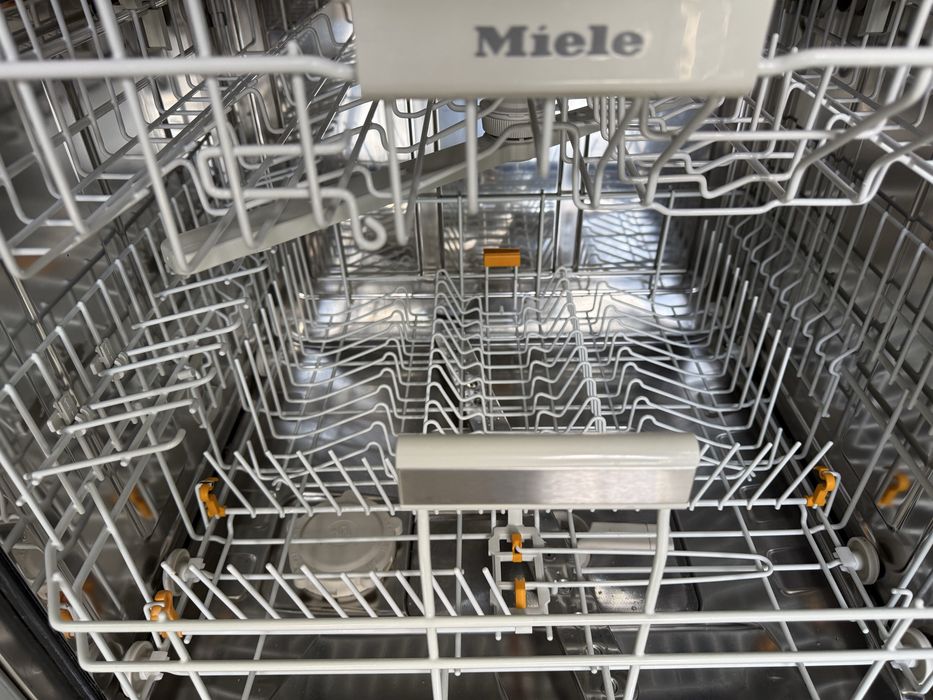 Съдомиялна машина за вграждане MIELE