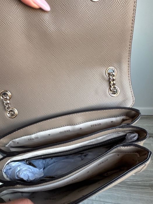 Продам сумку Guess