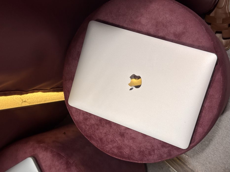 Продам Apple Macbook M1