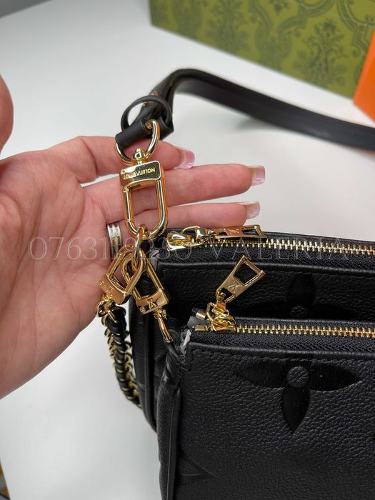 Geanta Louis Vuitton - Pochette Accessoires Piele Embosata neagra