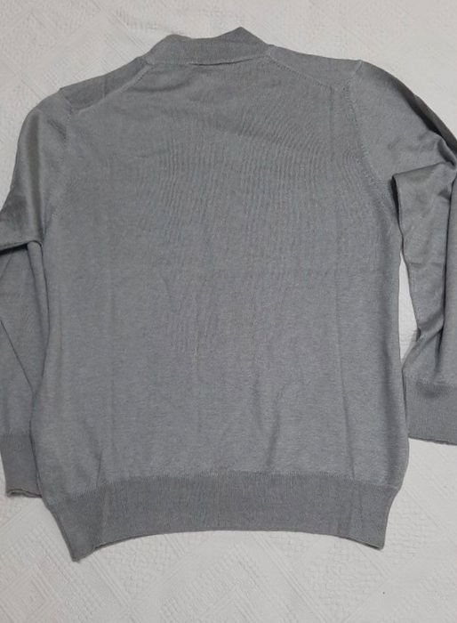Pulover marimea XL nou fara eticheta de culoare gri
