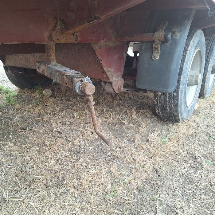 Фургон на гуми...