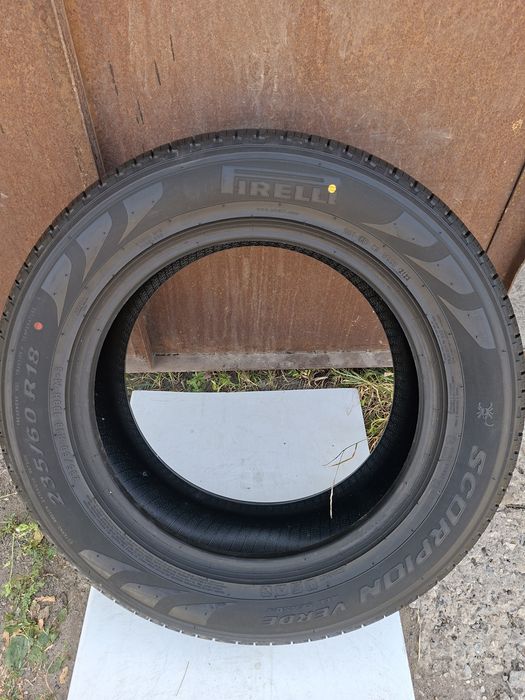 Продам шину 235/60/18 пирелли