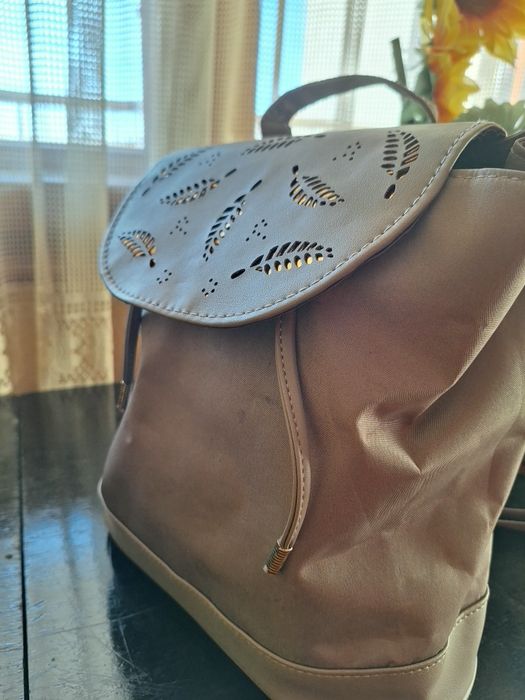 Дамска    раница