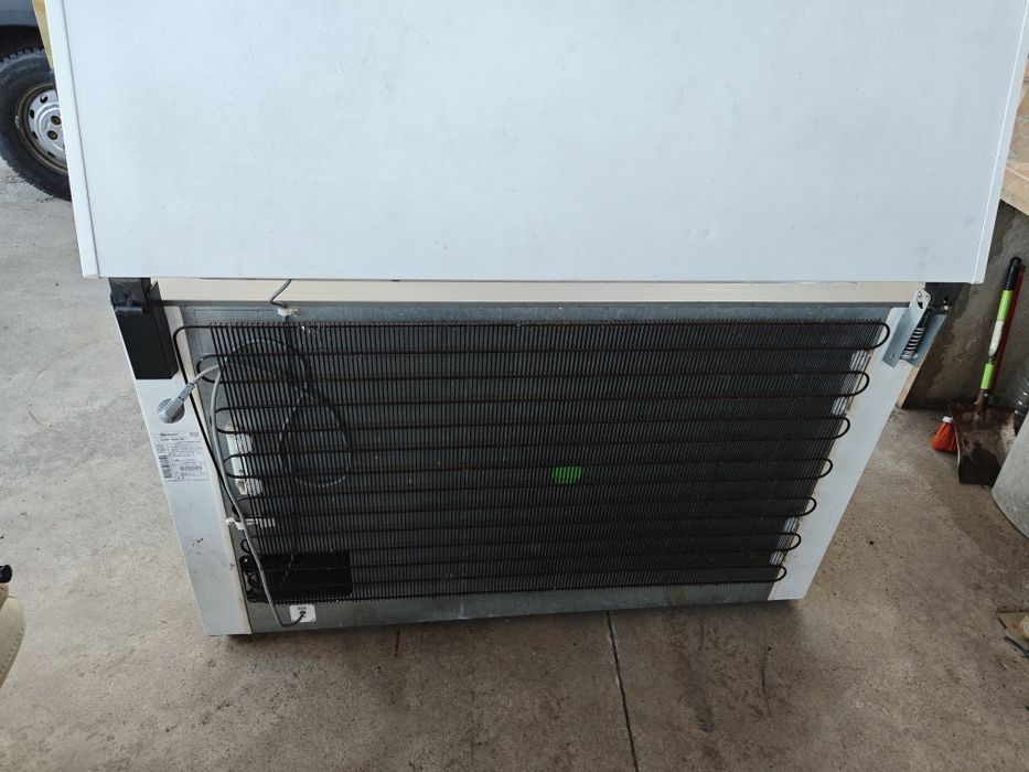 Вертикален фризер Blauknecht 300 литра Made in Italy