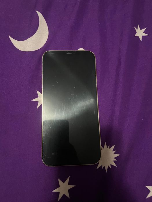 Vand IPhone 12 Pro Max Gold 256 GB si 2 Huse cadou