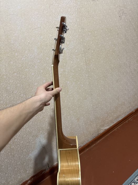 Прадам гитару adagio