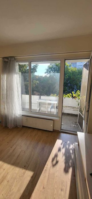 Двустаен имот в кв.Света Троица