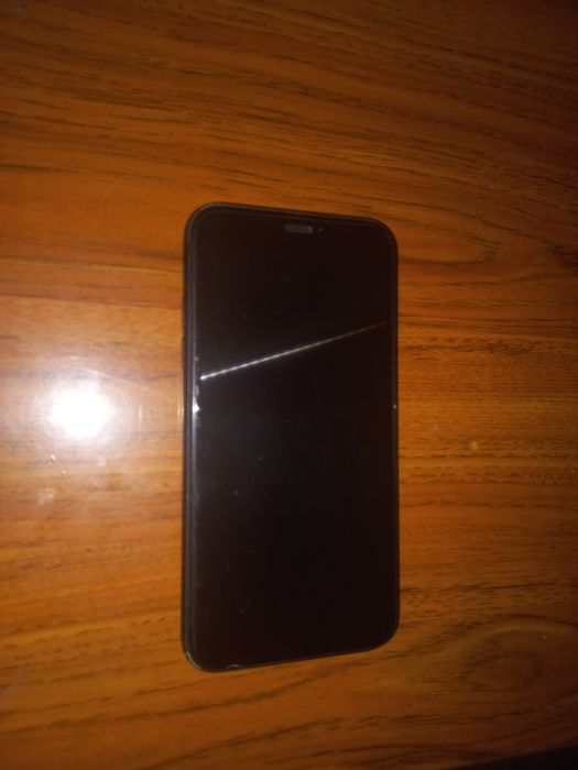 Обменяю iPhone 11 и Samsung a32