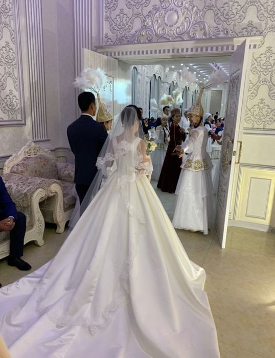 Свадебное платье