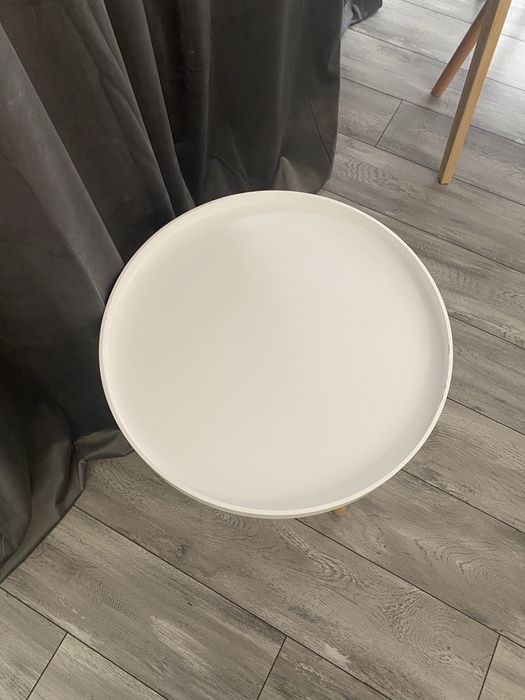 Кръгла помощна масичка