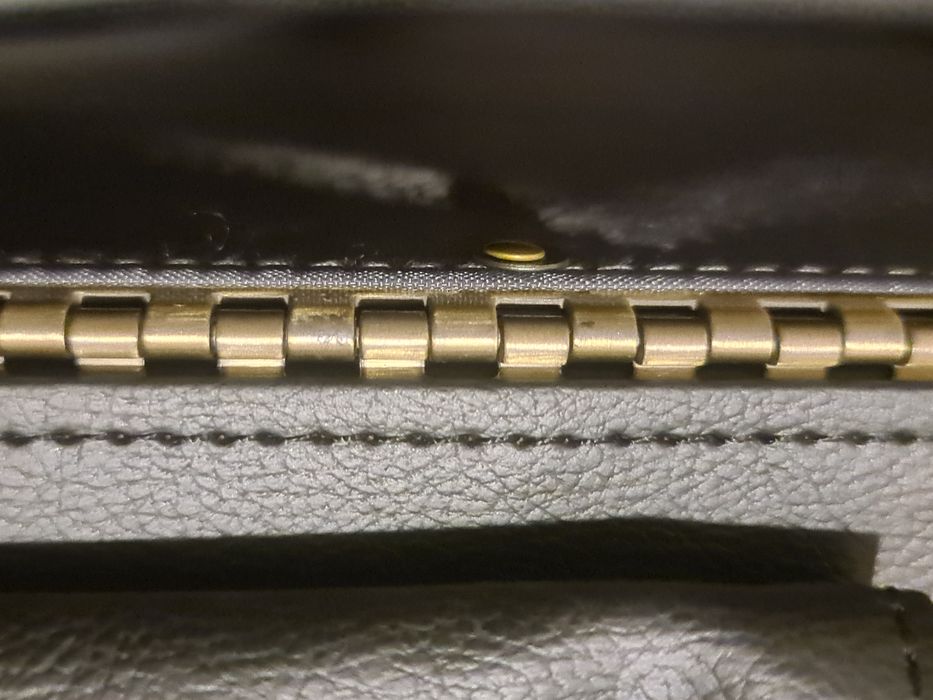 Geanta diplomat model pilot noua  marca Bugatti