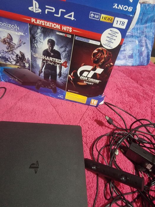 Playstation 4 silm 1 tb  vr set