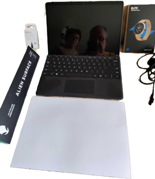 Microsoft Surface Pro 9, i7, 16 GB RAM, 512 GB SSD,Tastatură QWERTY  s- a redus recent la RON 6800 !
