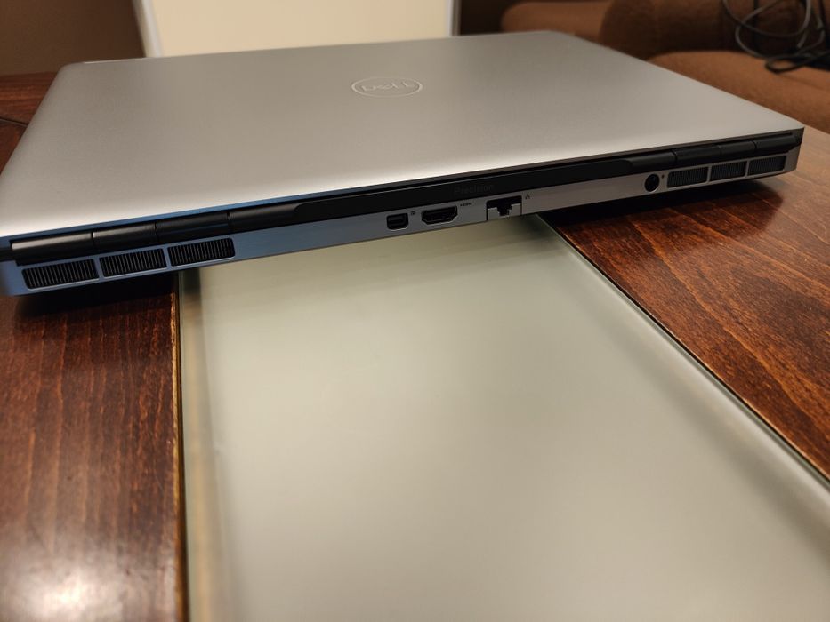Лаптоп Dell Precision 7560 Mobile Workstation| i7-11850H | RTX A2000