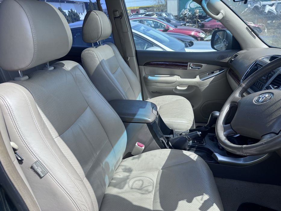 Dezmembrez Toyota Land Cruiser Prado J120