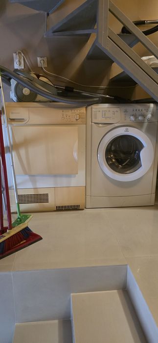 Под наем двустаен в началото на Аспарухово 40 кв. обзаведен влизаш и живееш ТВ. Интернет на пет минути от центъра с автобус място за паркиране