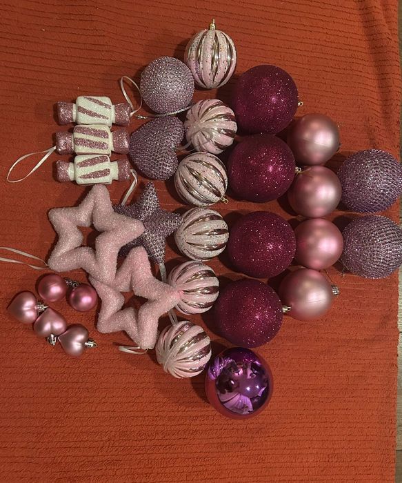 Vând globuri roz/mov