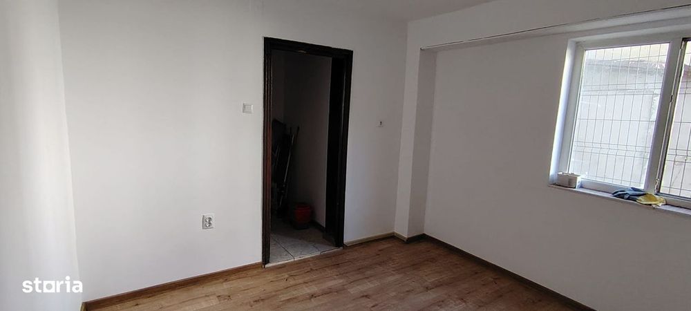 Apartament 2 camere renovat la parter